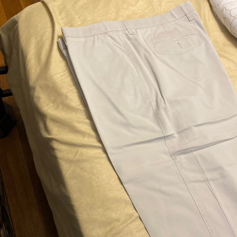 Roundtree and Yorke casual pants